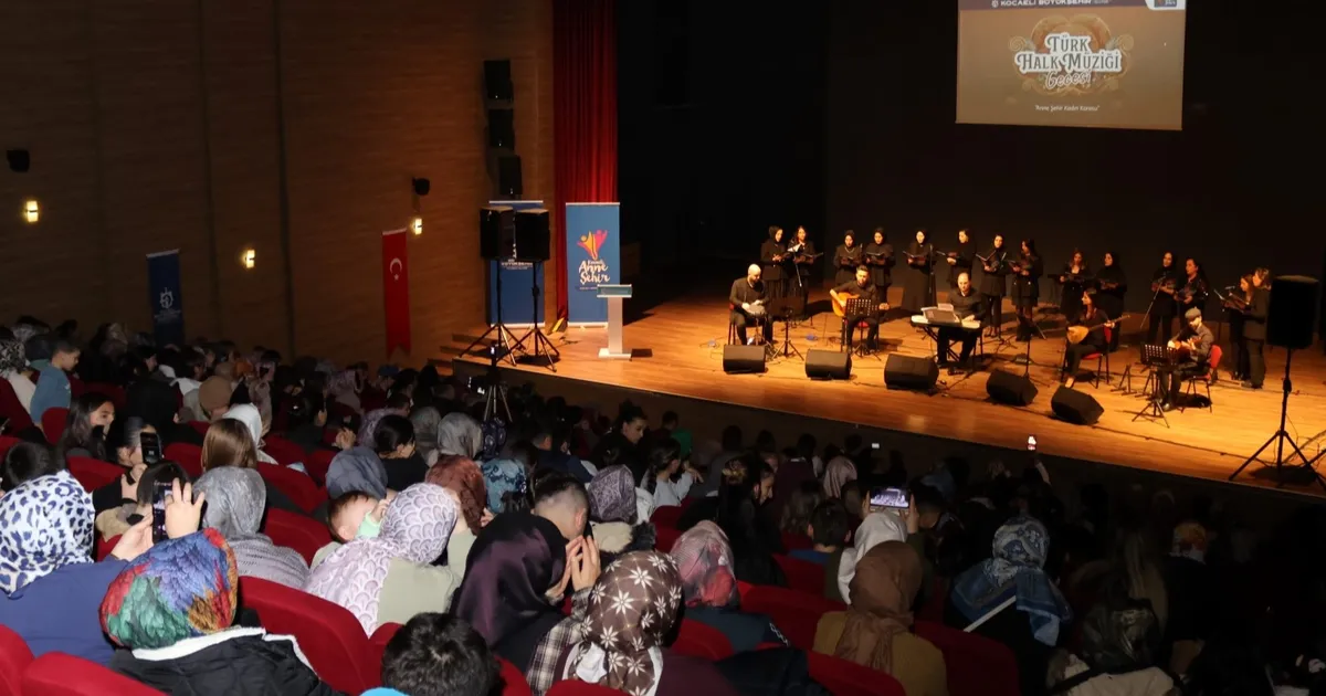 Kocaeli’de bu koro kulakların pasını sildi