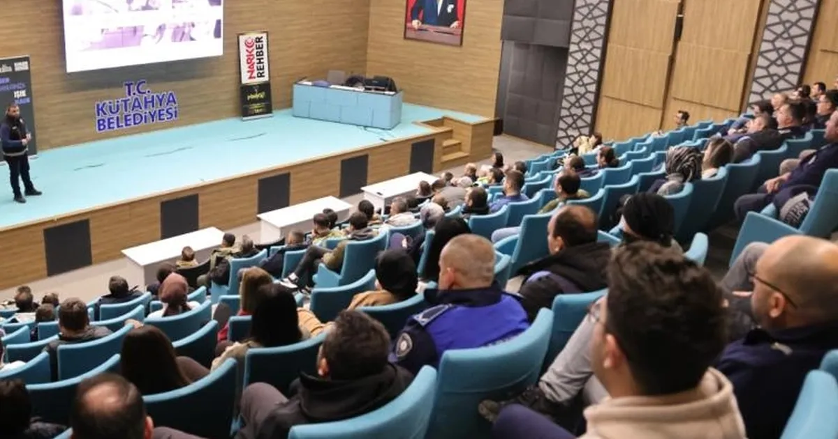Kütahya Belediyesi personeline bağımlılıkla mücadele eğitimi