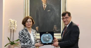 Kütahya Belediye Başkanı Eyüp Kahveci, Eskişehir Büyükşehir Belediye Başkanı Ayşe