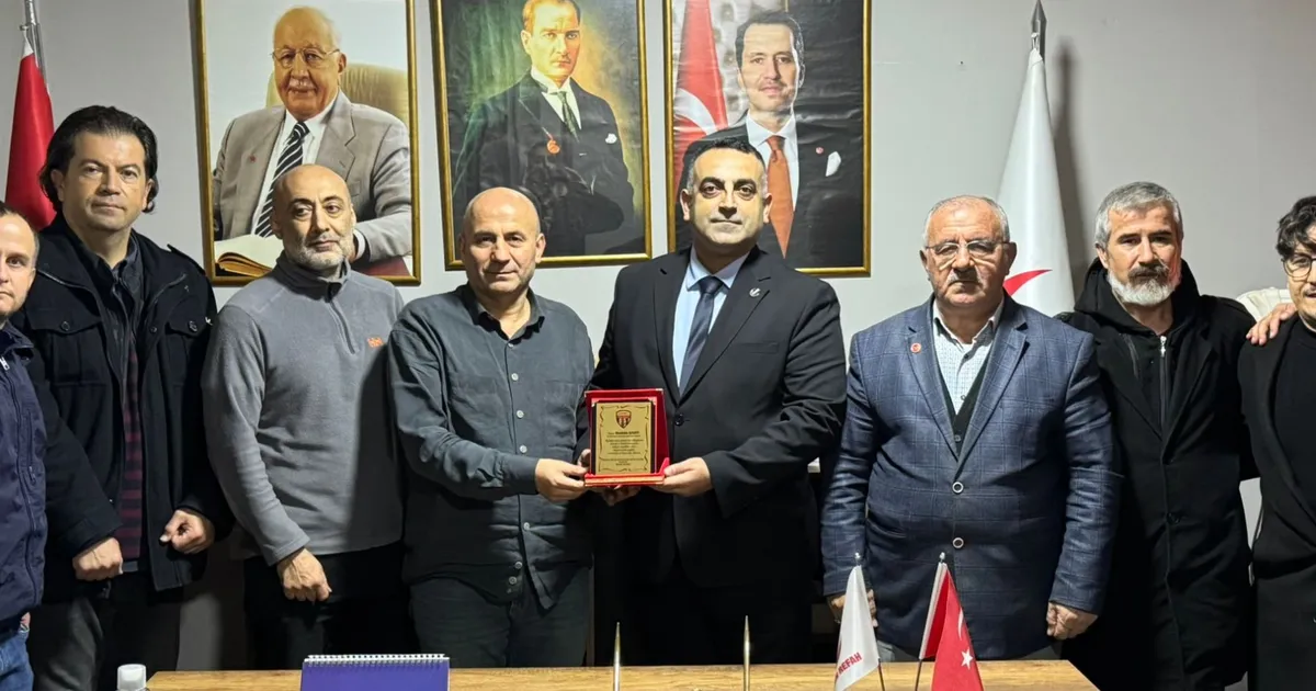 Manisa’da İşitme Engelliler Derneği’nden Yeniden Refah’a ziyaret