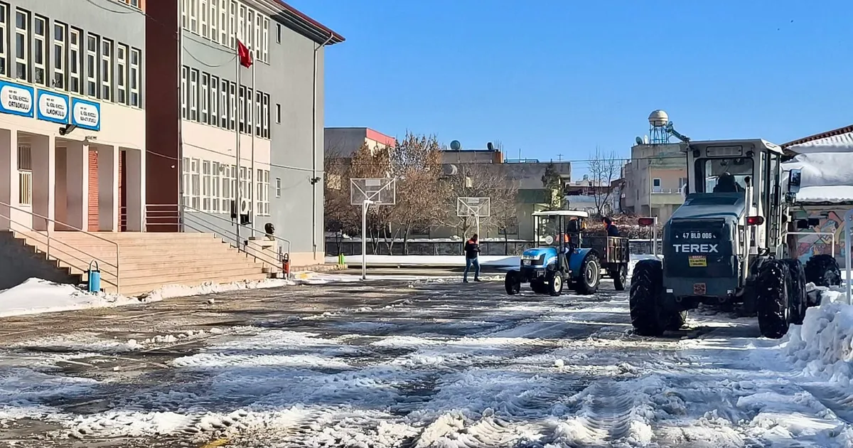 Mardin Midyat’ta kar seferberliği