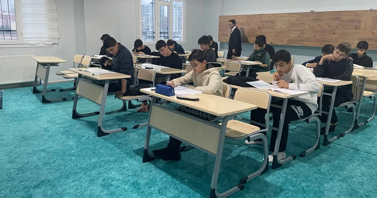 Mardin’de hafız öğrencilerin akademik başarısı takdir topluyor