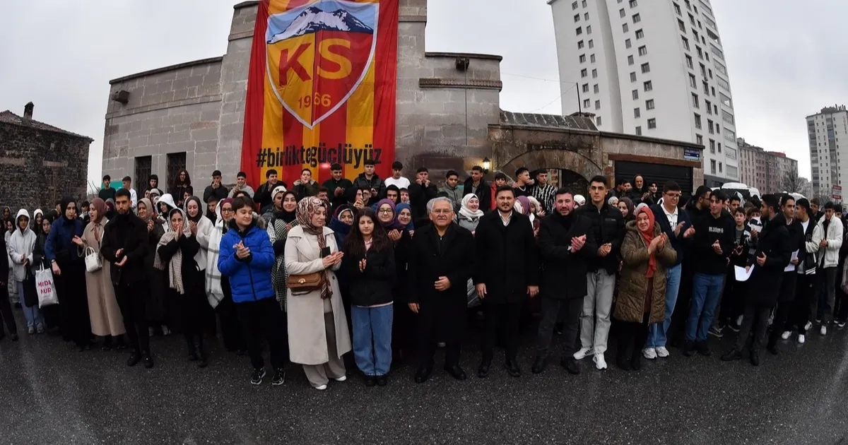 Kayseri Büyükşehir Belediye Başkanı Dr. Memduh Büyükkılıç, 1 Ocak sabahı
