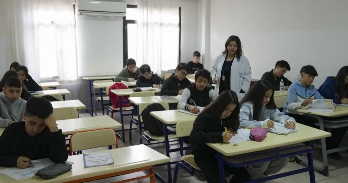 Mersin’de 8 bin 600 öğrenciye ücretsiz sınav desteği