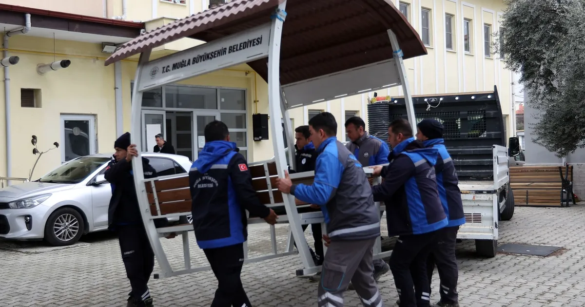 Muğla Büyükşehir’den ilçelere donatı katkısı