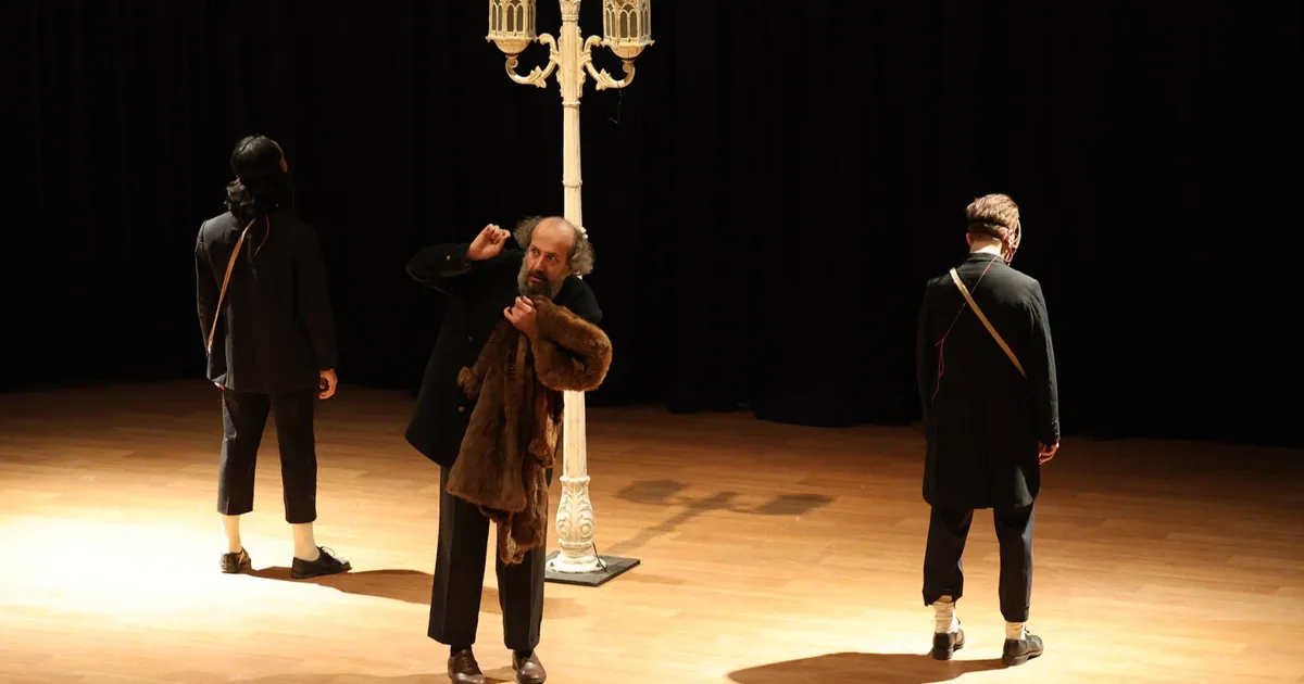 Sakarya’da ‘Carmen’ tiyatroseverlerden alkışları topladı