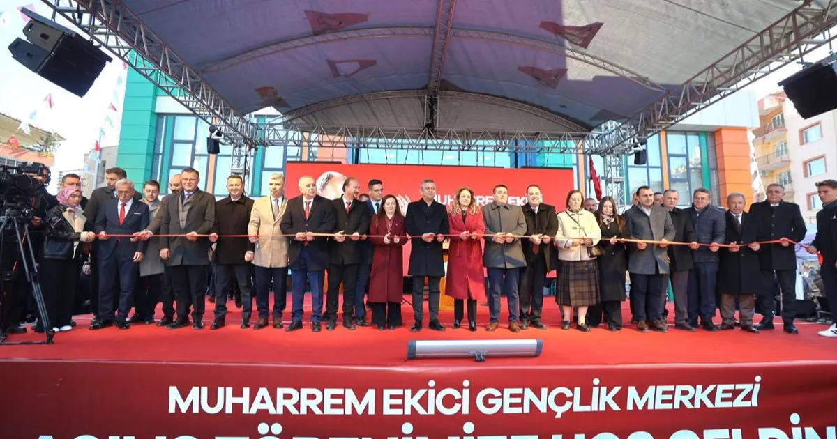 Saruhanlı’da gençlik ve sosyal belediyecilik projeleri hizmete açıldı