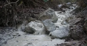 Bursa'da Yenişehir Belediye Başkanı Ercan Özel, Kirazlıyayla’da maden atık barajının