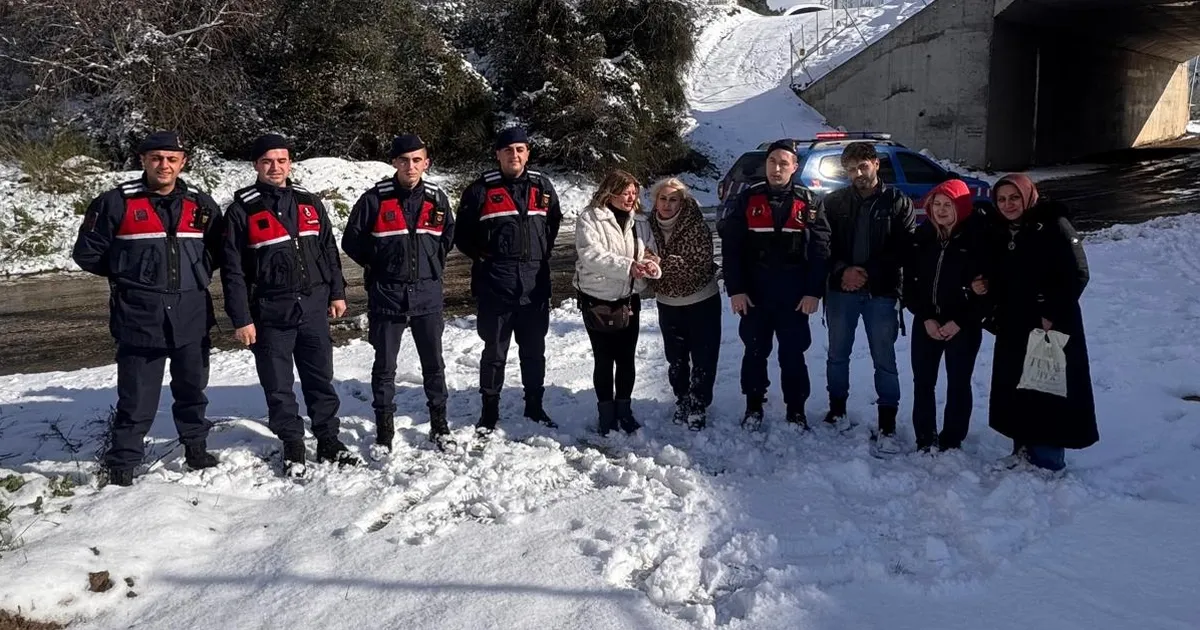 Bursa’nın genelinde sabah saatlerinde gerçekleşen yoğun kar yağışı ve hava