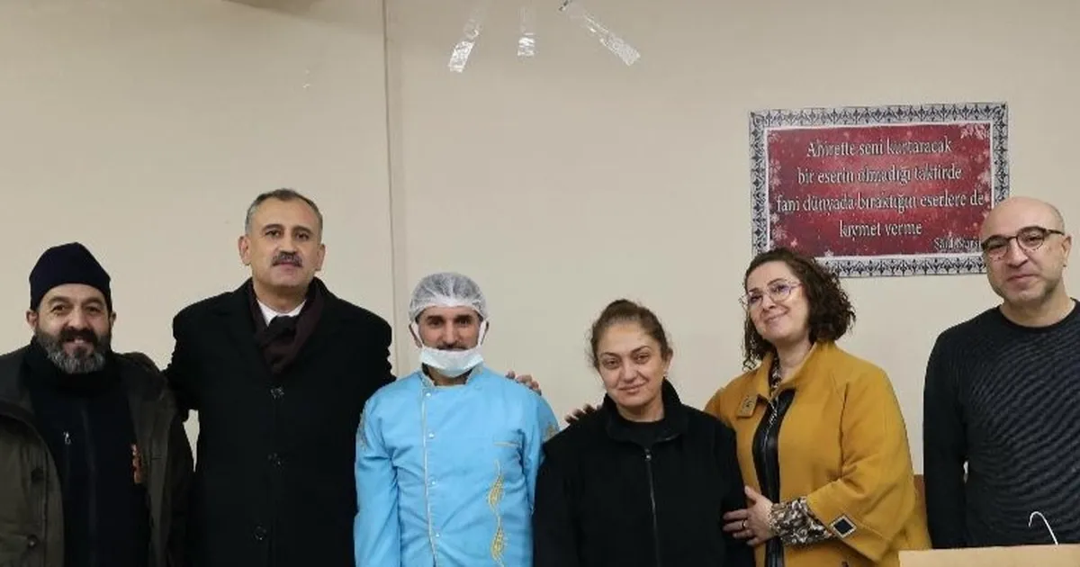 Ağrı Valisi Dr. Bozkurt’tan protokolden uzak iftar