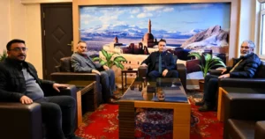 Ağrı'da Ortadoğu Gazeteciler Cemiyeti yönetimi, Emniyet Müdürü Göksel Önder’i makamında