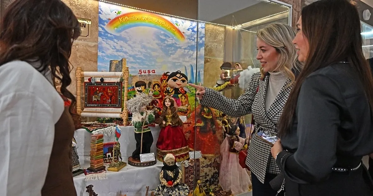 Antalya Oyuncak Müzesi’ne Azerbaycan’dan 26 parçalık bağış