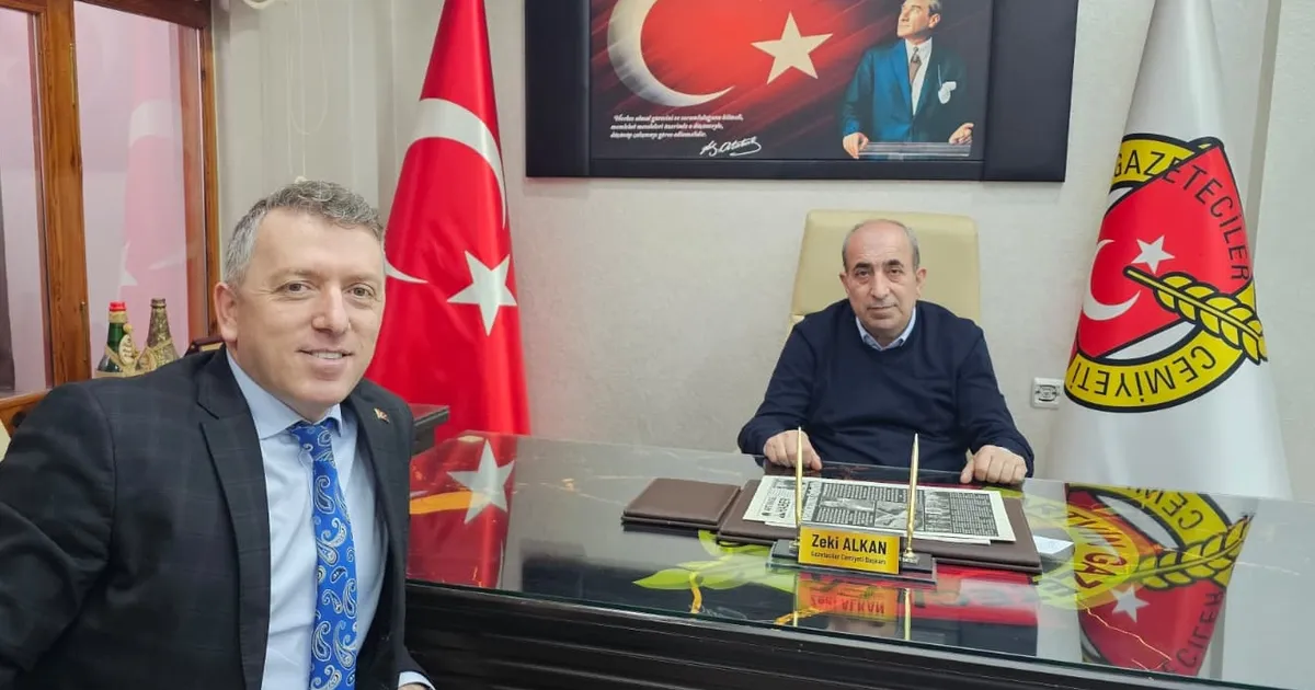 Artvin’de Müdür Keskin’den, Gazeteciler Cemiyetine ziyaret
