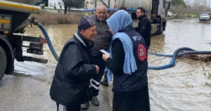 Balıkesir’de etkili olan sağanak yağışın günlük yaşamı olumsuz etkilememesi için