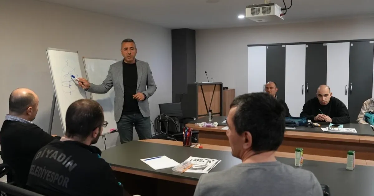Balıkesir’de özel gereksinimli bireylere e-KPSS hazırlık eğitimi