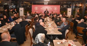Ortahisar Muhtarlar Toplantısı’na katılan Büyükşehir Belediye Başkanı Ahmet Metin Genç,