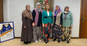Pazaryeri Belediye Başkanı Zekiye Tekin, ilçenin emekçi kadınlarını belediyede ağırladı.
