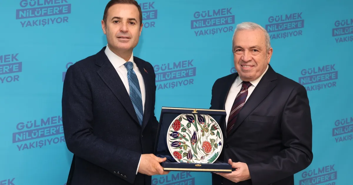 Bursa'da Nilüfer Belediye Başkanı Şadi Özdemir, Balıkesir Büyükşehir Belediye Başkanı