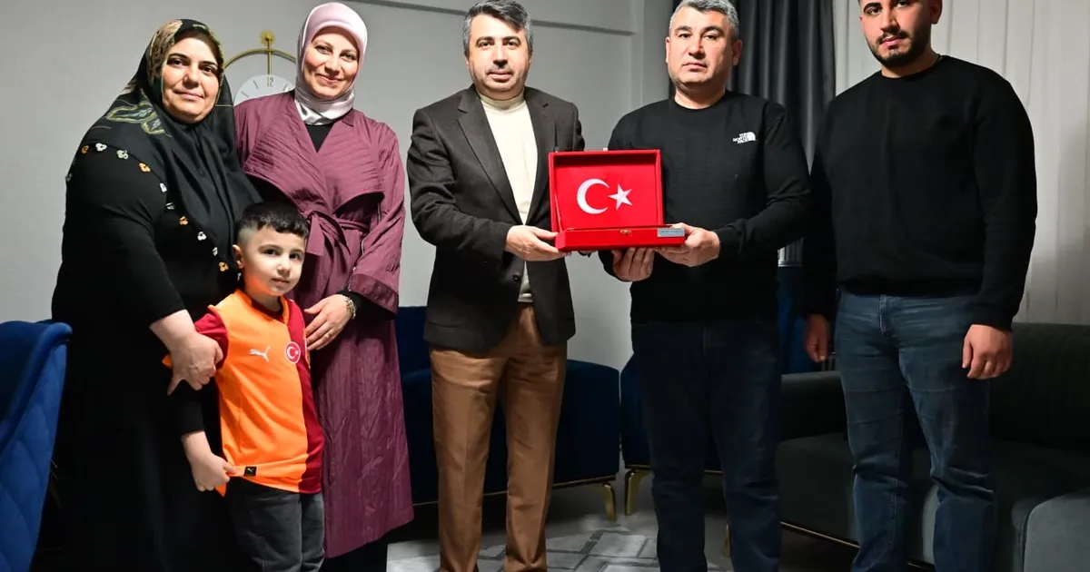 Bursa Yıldırım’da Başkan Yılmaz’da şehit ailesine ziyaret