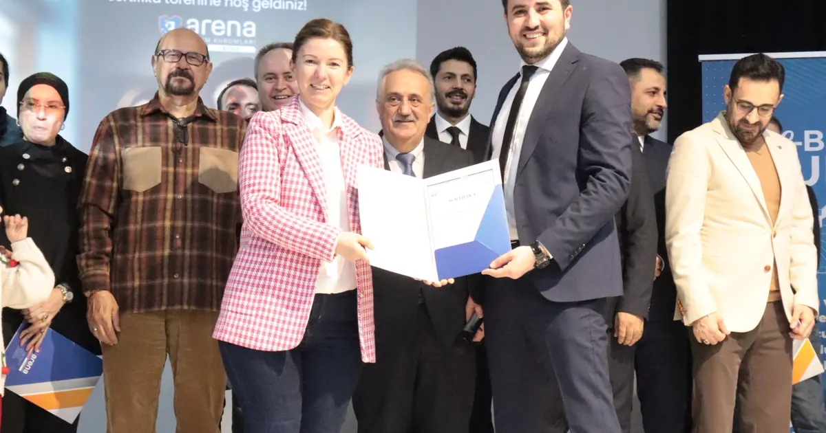 Bursa’da ‘Arena Anne Baba Okulu’nda sertifika heyecanı