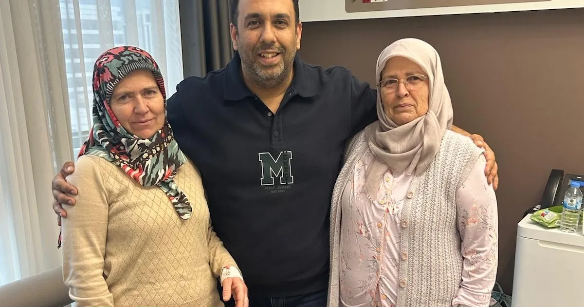 Çanakkaleli iki kız kardeş kanseri aynı gün Bursa’da yendi