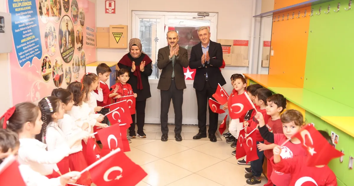 Çayırova’daki çocuk kulüplerinde bayrak coşkusu