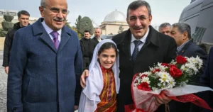 Cumhurbaşkanı Yardımcısı Cevdet Yılmaz, Büyükşehir Belediyesi Hizmet binası içerisinde yapılan