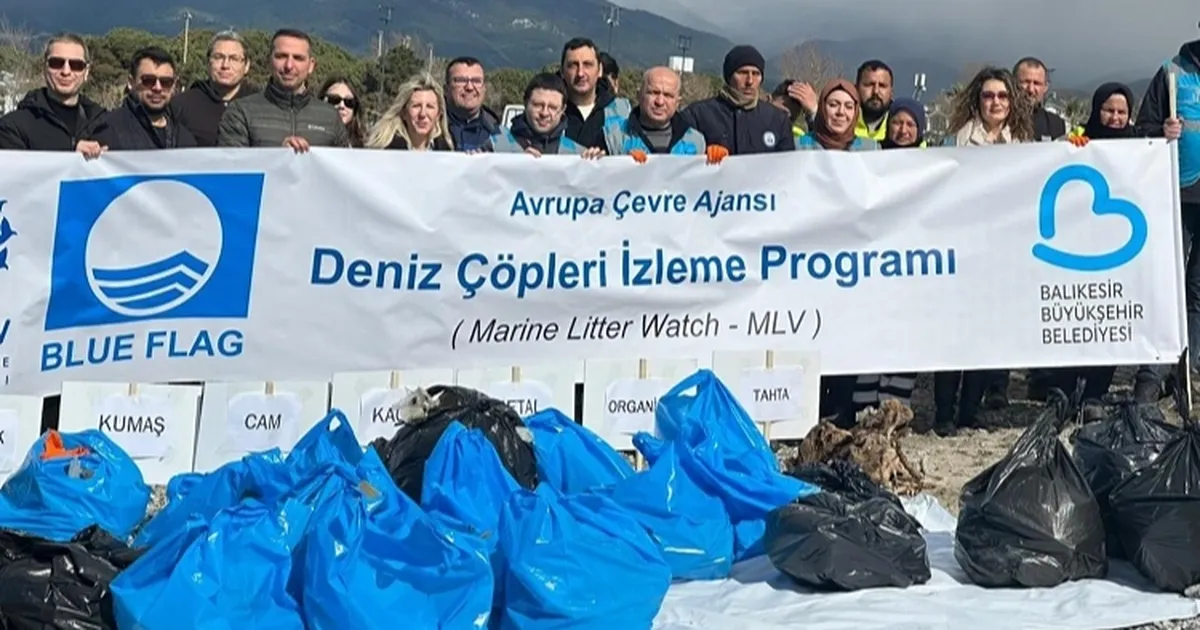 Deniz Çöpleri İzleme Programı’nda Balıkesir Altınkum’da temizlik