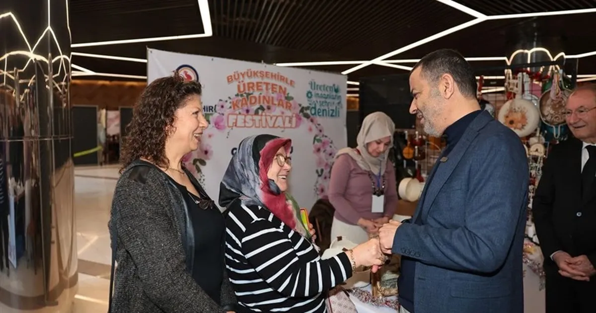 Denizli Büyükşehir Belediyesi tarafından düzenlenen “Büyükşehirle Üreten Kadınlar Festivali” atölye