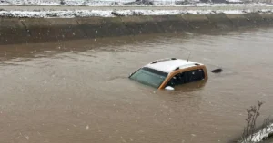 Edirne’nin İpsala ilçesine bağlı Yeni Karpuzlu beldesinde yol kenarındaki yüksek