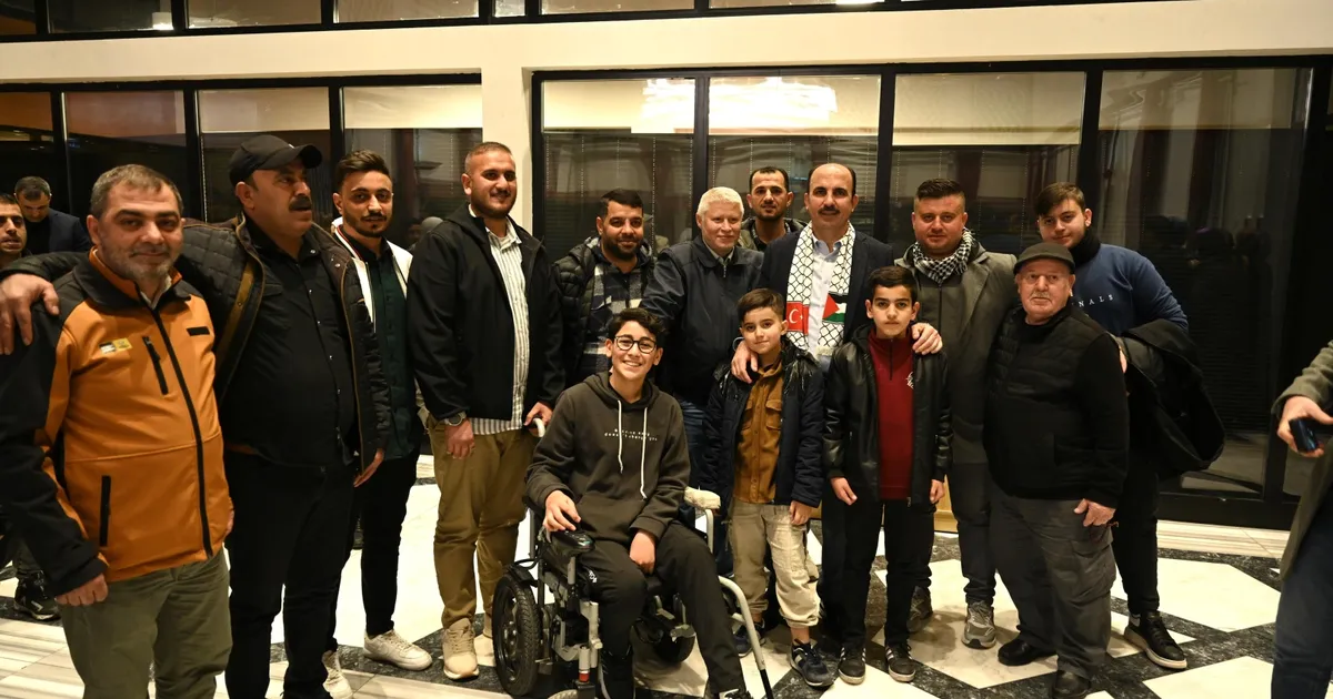 Gazzeli aileler aynı sofrada bir araya geldi