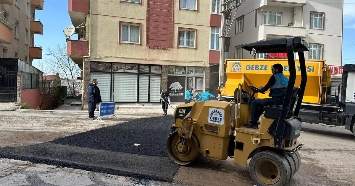Gebze’de yıpranan yollara anında onarım