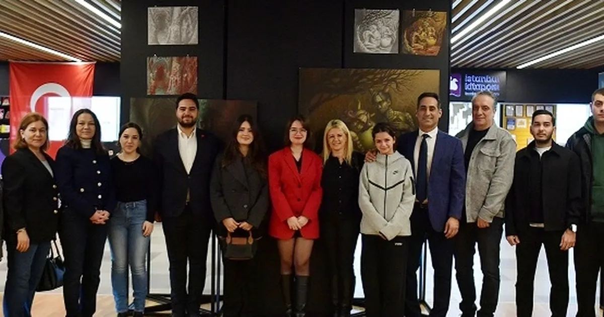 İstanbul Beylikdüzü’nde ‘Evrenler’ sergisine yoğun ilgi