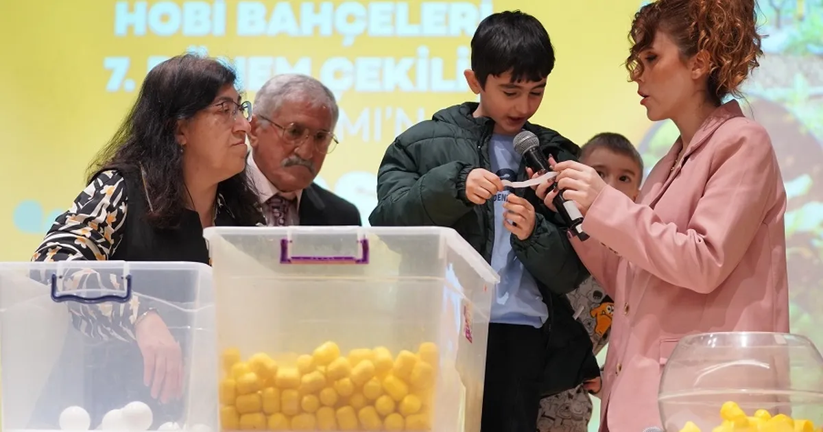 İstanbul'da Beylikdüzü Belediyesi tarafından ilçe halkının toprakla olan bağını kuvvetlendirmek
