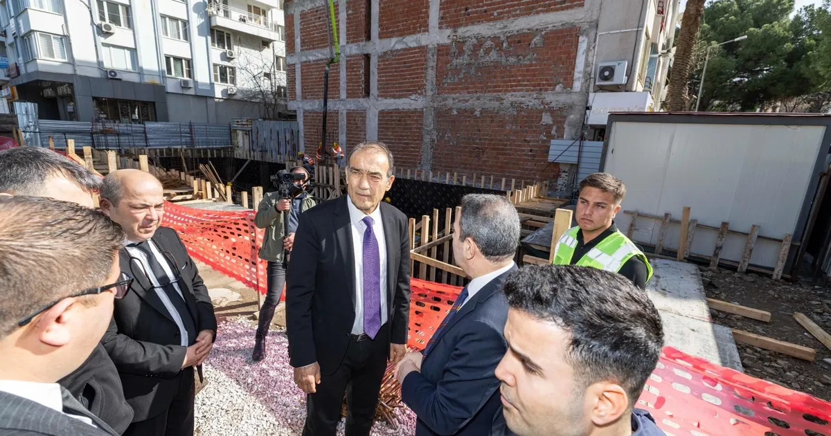 İzmir Bergama’da Ticaret Merkezi’ne temel