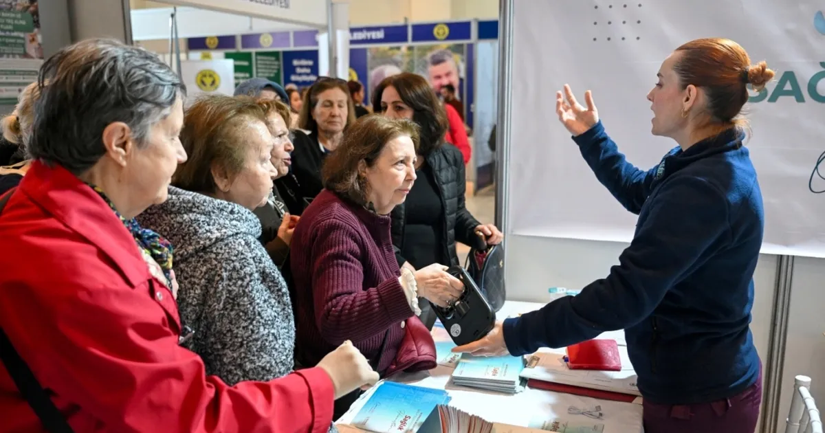 Bornova Belediyesi, Tepekule Kongre ve Sergi Merkezi’nde düzenlenen Yaşlı Bakım