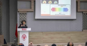 İzmir'de Bornova Belediyesi’nin bu yıl 10’uncusunu düzenlediği Arıcılık Kursu, 100