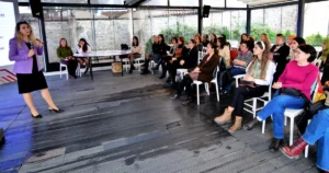 İzmir Bornova Belediyesi tarafından Dramalılar Köşkü’nde düzenlenen söyleşi programında, sağlıklı ilişkiler