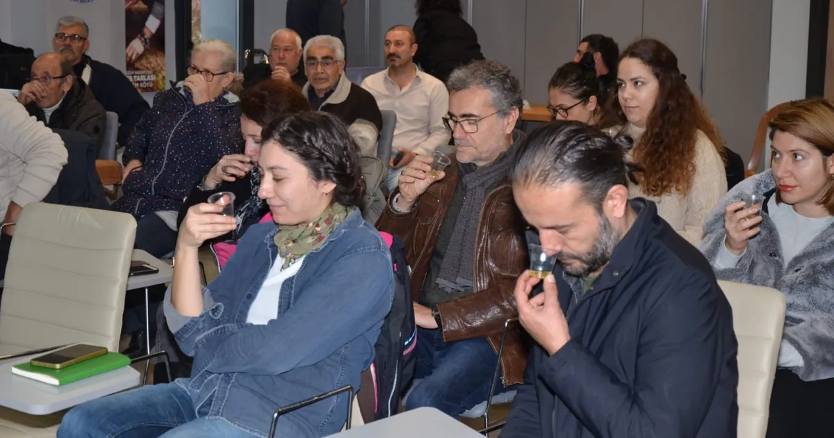 İzmir Efes Tarlası’nda zeytinyağı tadım etkinliğine yoğun ilgi