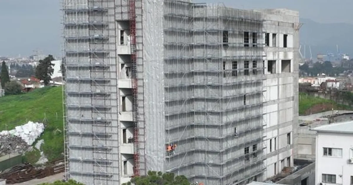 İzmir’de Eşrefpaşa Hastanesi’nin yeni binasında sona doğru