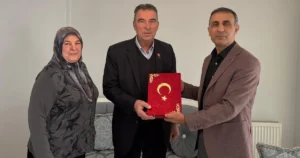 Gebze’de yaşayan Kıbrıs gazisi aileleri evlerinde ziyaret eden İzmit Belediyesi