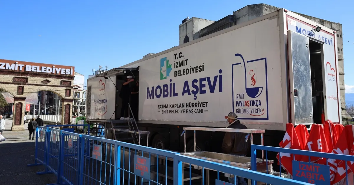 İzmit’te mobil aşeviyle her gün bin kişilik iftar