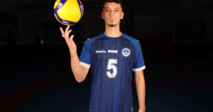 Kocaeli Büyükşehir Belediyesi Kağıtspor Voleybol Takımı, altyapıdan yetiştirdiği sporcularıyla sadece