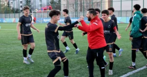 Konya'da Karatay Belediyespor Kulübü U16 Futbol Takımı, Play-Off finallerinde karşılaştığı