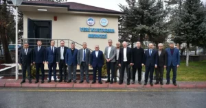 Kayseri Büyükşehir Belediye Başkanı Dr. Memduh Büyükkılıç, KASKİ yerleşkesi içerisinde