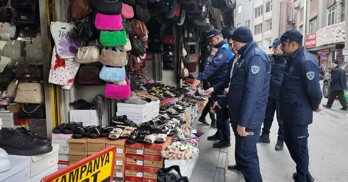 Kayseri zabıtasından kaldırım harekatı