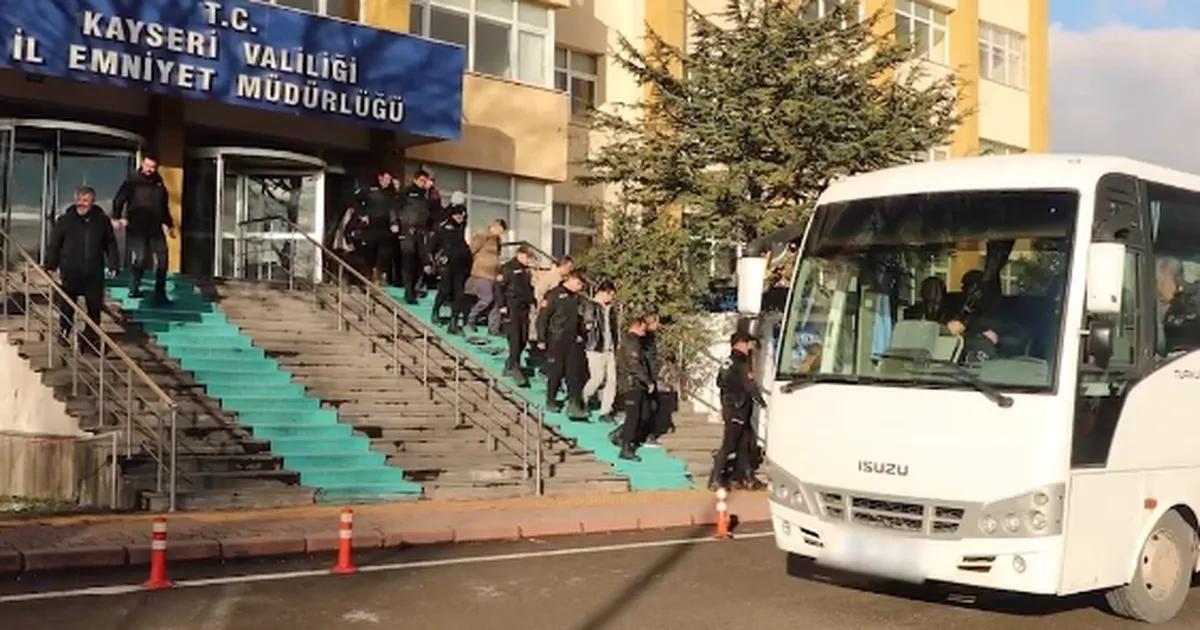 Kayseri’de FETÖ’ye 54 tutuklama