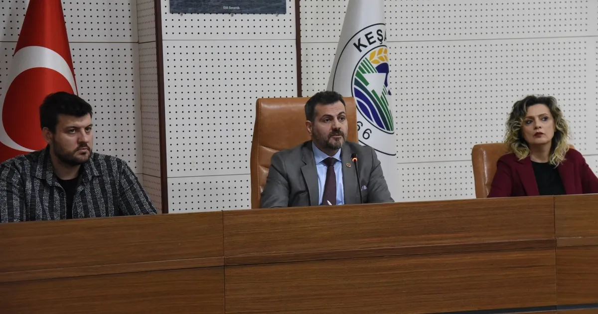 Keşan pazaryeri aidatlarında yüzde 300 tartışması meclise taşındı