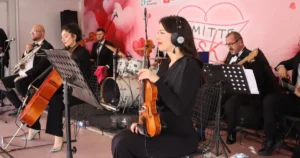 Kocaeli İzmit Belediyesi, 14 Şubat Sevgililer Günü’nde Belediye Meydanı’nda gün boyu