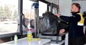 Karatay Belediyesi’nin başarıyla sürdürdüğü “Atığın Sıfır Noktası” projesinde vatandaşlar atıklarını